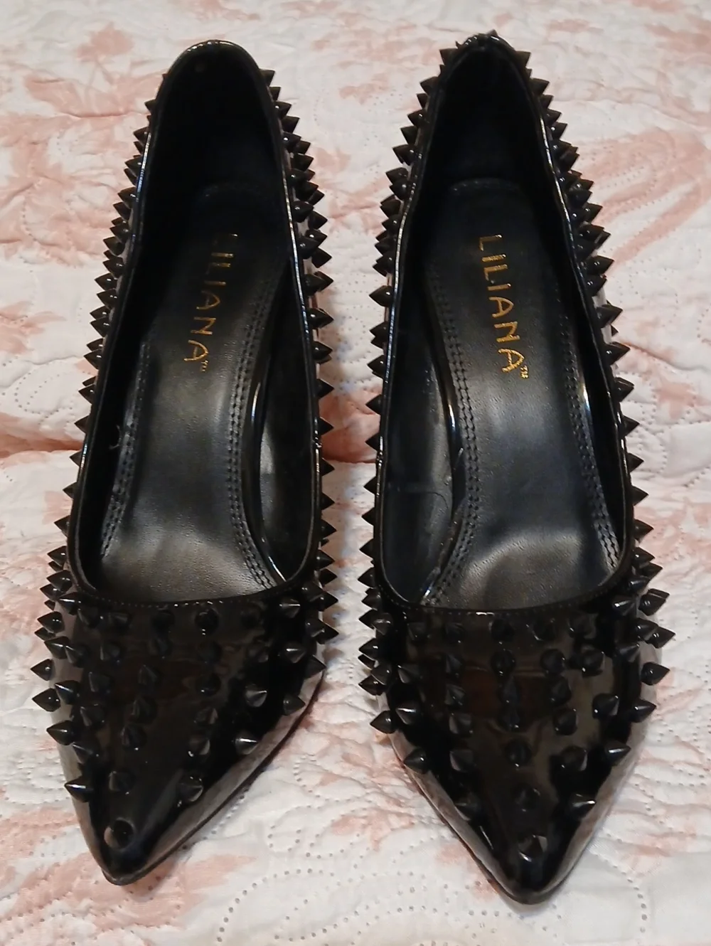 Liliana Black Pointed Toe Studded Flats